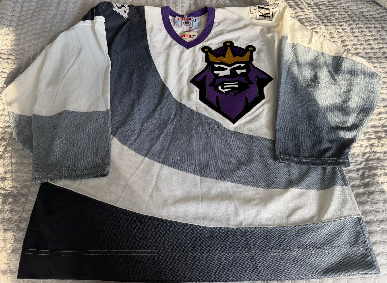 Los Angeles Kings Vintage CCM Alternate Crown Logo NHL Hockey Jersey - Size L