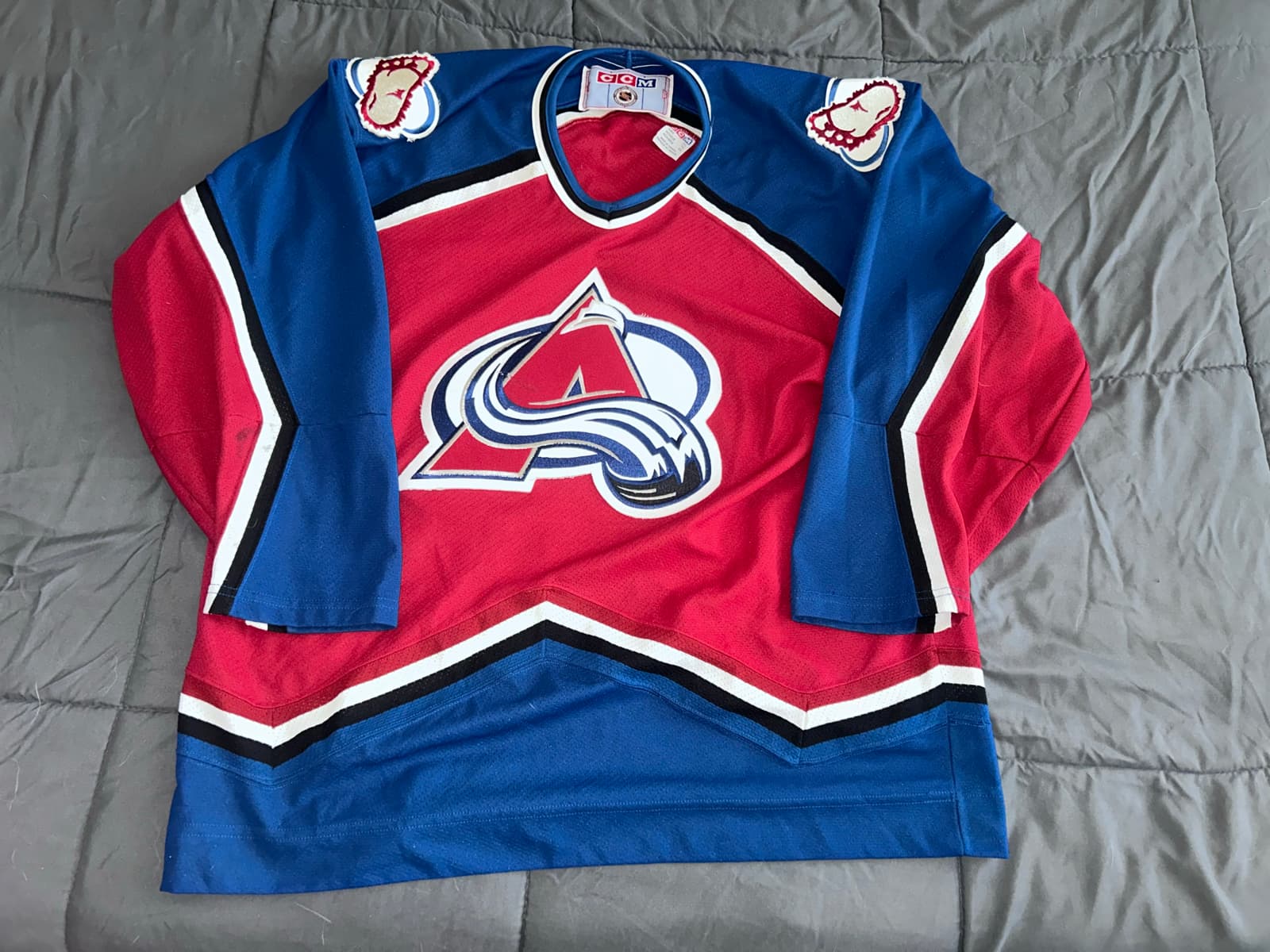 Colorado Avalanche Vintage CCM NHL Hockey Jersey - Size XL