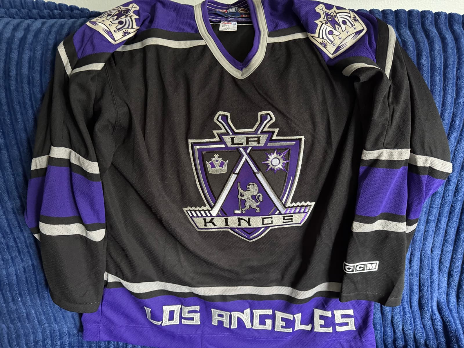 Los Angeles Kings Vintage 2000s CCM Purple & Black NHL Hockey Jersey - Size XL